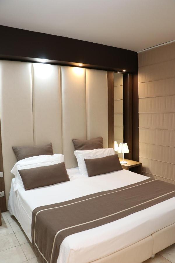 ג'ובינאצו Hotel Lafayette מראה חיצוני תמונה