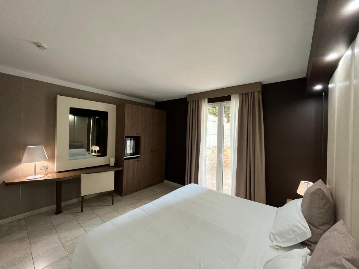 ג'ובינאצו Hotel Lafayette מראה חיצוני תמונה