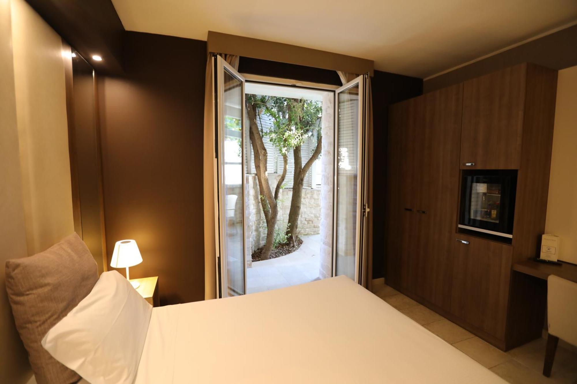 ג'ובינאצו Hotel Lafayette מראה חיצוני תמונה