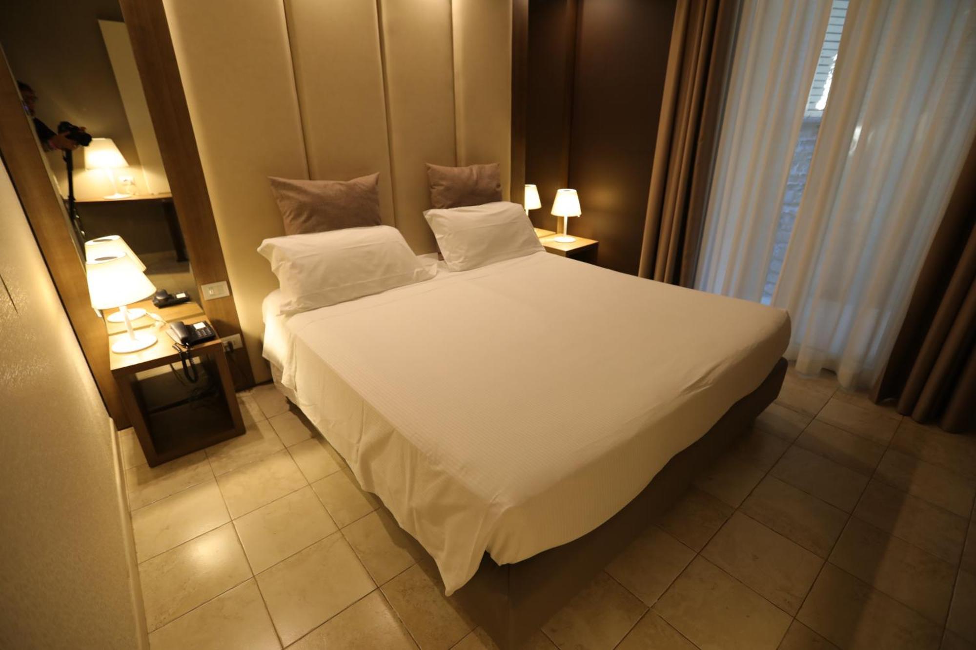 ג'ובינאצו Hotel Lafayette מראה חיצוני תמונה