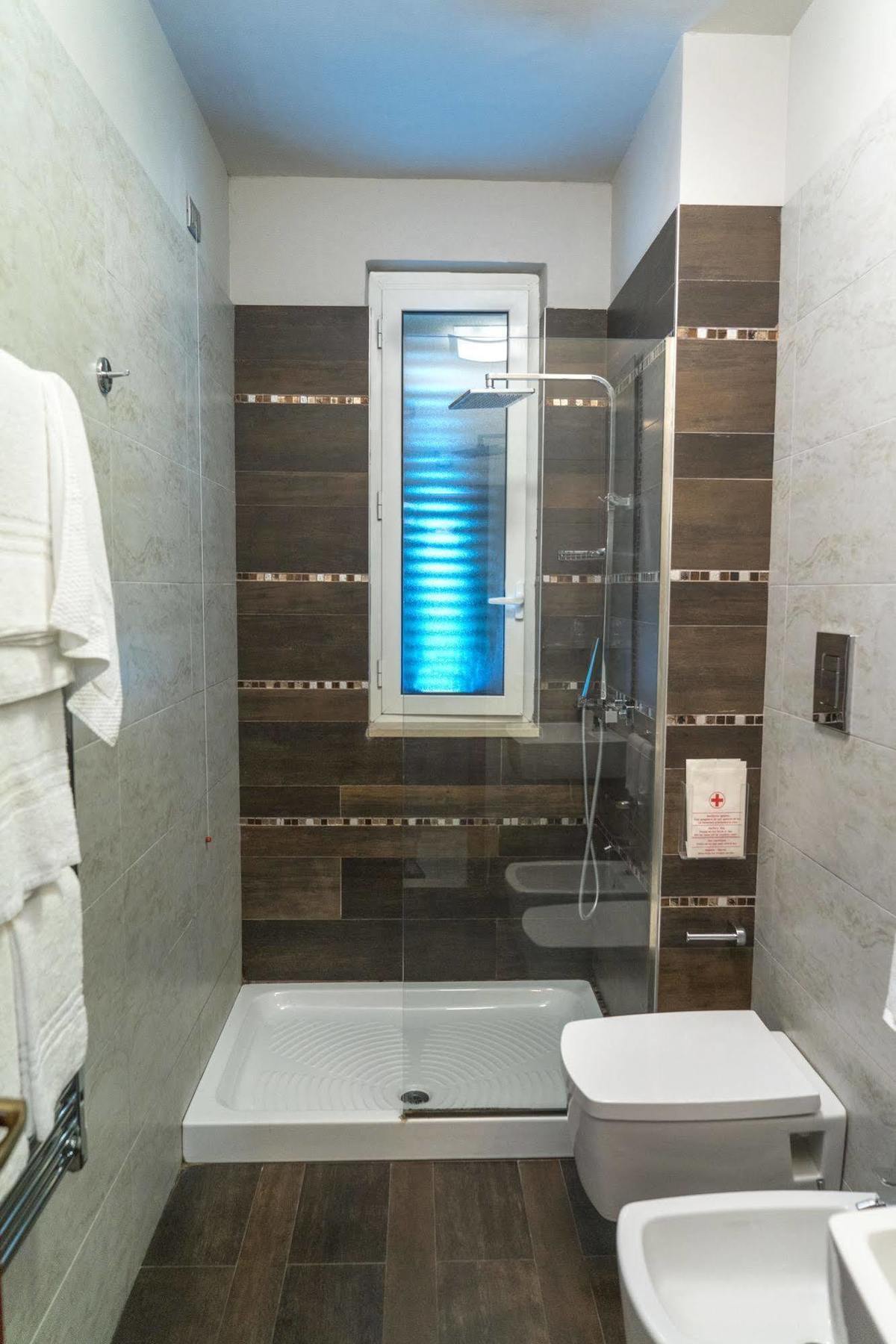 ג'ובינאצו Hotel Lafayette מראה חיצוני תמונה